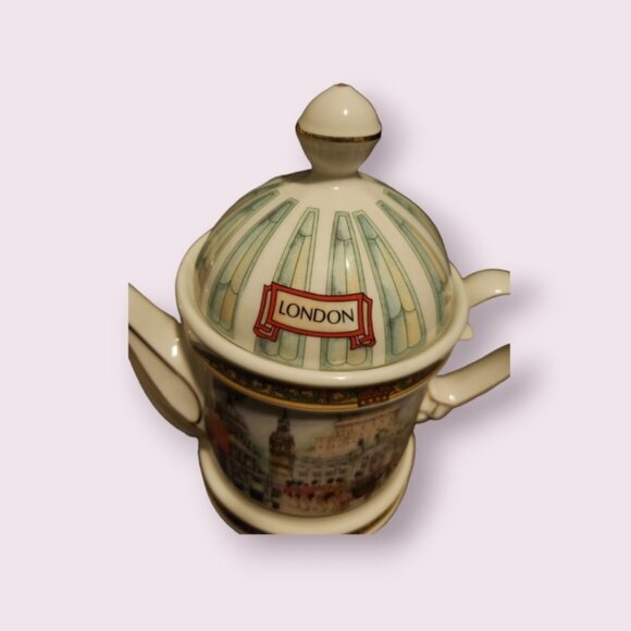 James Sadler Teapot England London Horseguards Porcelain - Picture 8 of 8